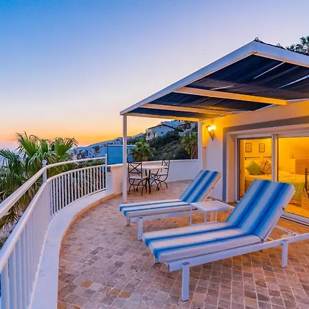 Duplex With Roof Terrace & Panoramic Sea View