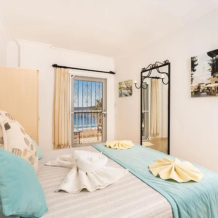 Duplex With Roof Terrace & Panoramic Sea View *